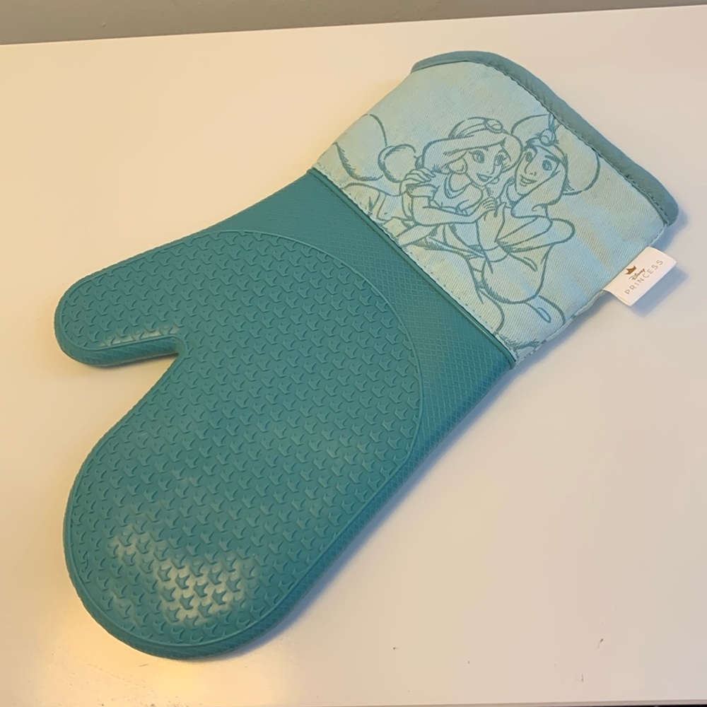 Disney Jasmine and Aladin kitchen Silicon Mitten
